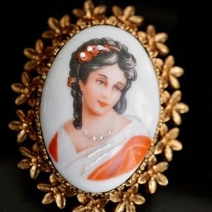 Vintage Handprinted Limoges Gold Tone Brooch/Pin!